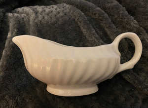 (935) Gravy boat