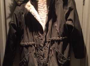 (346) Ladies/girls khaki coat, size 10, new!