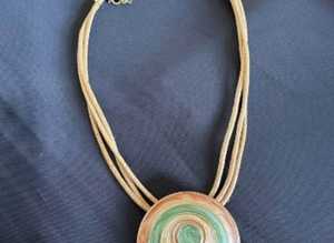 (425) Necklace - Green/brown/fawn, new!