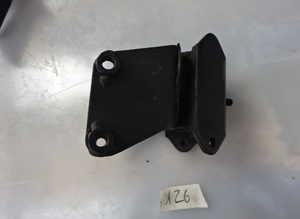 Cross member bracket for Maserati Quattroporte s3 and Kyalami