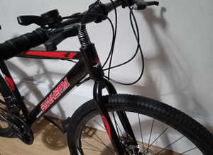 Large frame hybrid mtb with dual disc brakes and 26inch wheels