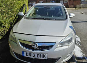 Vauxhall Astra, 2012 (12) Silver Hatchback, Manual Petrol, 139,945 miles