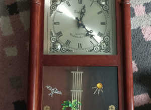 STILL AVAILABLE large Battery AA Westminster pendulum style wall clock in mahogany carved wood and glass lovely for £22