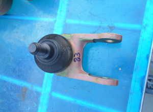 Front lower suspension ball joints for De Tomaso Pantera