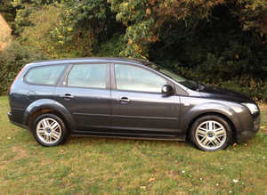 FORD FOCUS 1.6 GHIA AUTOMATIC ESTATE YEARS MOT DRIVES VERY WELL ALLOY WHEELS AIR CON CD CHEAP CAR