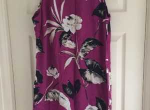 (210) Dress, size 16