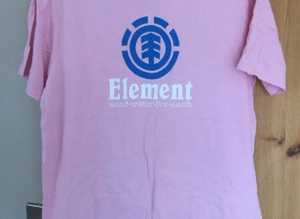 (558) Men's pink t-shirt, size medium