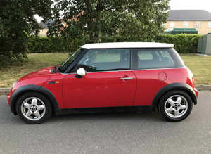 MINI COOPER 1.6 WITH 6 MONTHS MOT DRIVES VERY WELL ULEZ COMPLIANT