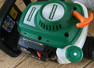 Petrol hedge cutter