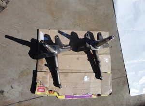 Front stub axles for Ferrari 365 GT4 2+2, F365 GT4BB, F512 BB and F512 BBi
