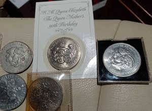 nice sellection of commerative diana charles /churchill/queen elizabeth and foil didplay notes ,american and middle east