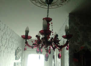 Chandelier Perfect Condition Immaculate condition Mulberry colour 5 bulbs