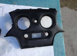 Central gauges housing for Maserati Indy