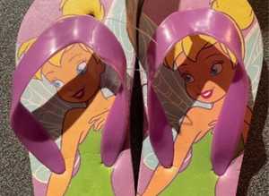 (871) Tinkerbell flip flops, size 6, new!