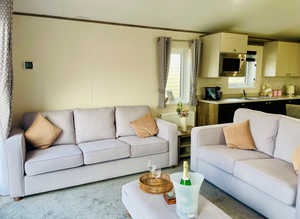 Stunning Villa with Patio Doors & Decking on site with countryside views * Suffolk * Just off A12 * Free 2025 fees *