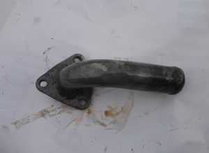Water connection pipe to thermostat of Alfa Romeo Montreal