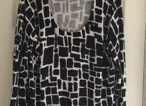 (399) David Emanuel black/white jumper, size 20