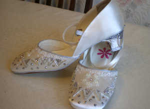 Ever after Cinderella hand decorated Ivory shoes size UK 4