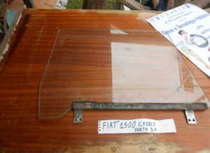 Right door window for Fiat 1500 Spider