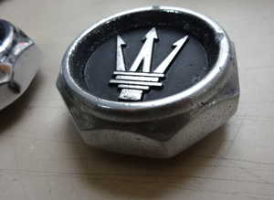 Hub cap for Maserati Indy, Ghibli, Khamsin, Mexico