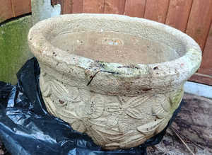 Plant pot concrete beautiful flower design as new £35