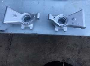 Rear hub carriers De Tomaso