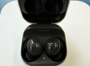 Special Offer Samsung Buds2 SM-R177 In-Ear Wireless Earbuds Headset Black Good Condition