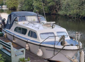 Elysian 27 cabin cruiser boat