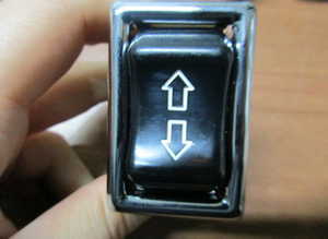 Lift window switch for Alfa Romeo Montreal