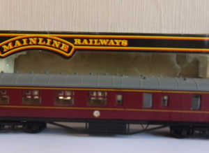 Mainline railways BSK Coach Maroon 2nd class cat no:- 37-108