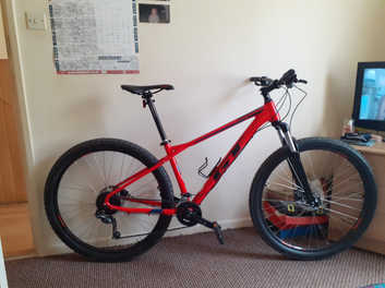 gt avalanche comp bike