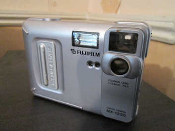 fuji mx 1200 digital camera