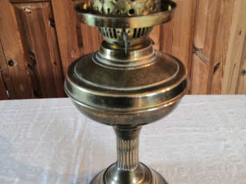 Antique/Vintage Brass & Glass Oil Lamp with Dual Wicks - Excellent Condition