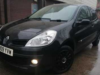 Renault Clio 09 09 Black Hatchback Manual Petrol 105 424 Miles In Stockport Greater Manchester Freeads