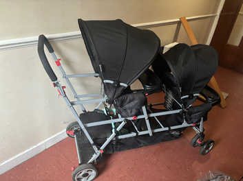 Phil and teds hot sale triple stroller