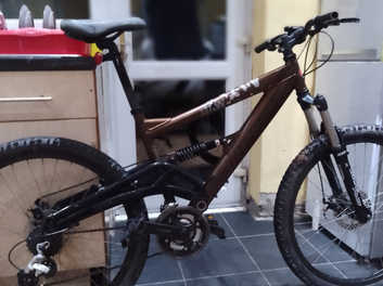 Saracen raw discount 2 mountain bike