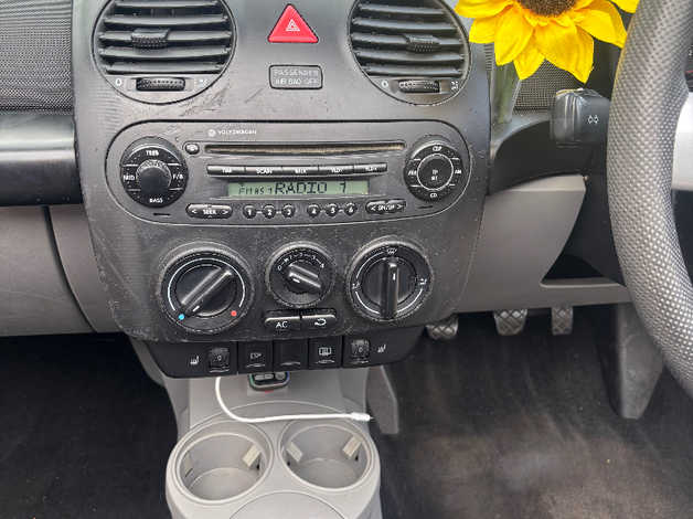 Volkswagen Beetle, 2005 (55) Grey Convertible, Manual Petrol, 138,808 miles - Image 3