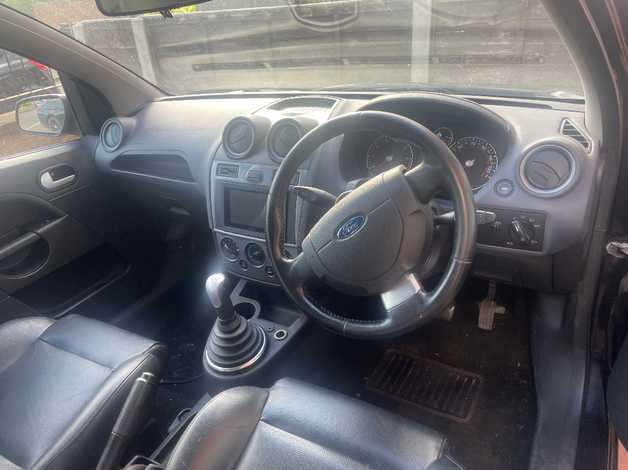 Ford Fiesta, 2007 (57) Black Hatchback, Manual Petrol, 143,721 miles - Image 5