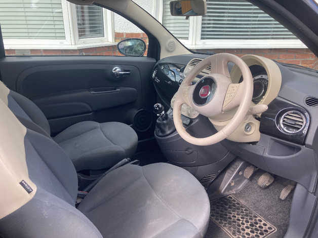 Fiat 500, 2010 (60) Black Hatchback, Manual Petrol, 83,118 miles - Image 2
