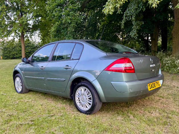 Renault Megane, 2008 (08) Green Saloon, Automatic Petrol, 77,756 miles - Image 3