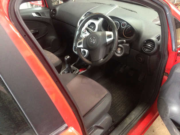 Vauxhall Corsa, 1.2 sxi 2007 (07) Red Hatchback, Manual Petrol, 91,778 miles long mot - Image 10