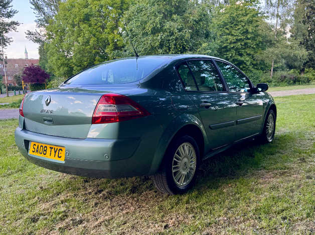 Renault Megane, 2008 (08) Green Saloon, Automatic Petrol, 77,756 miles - Image 4
