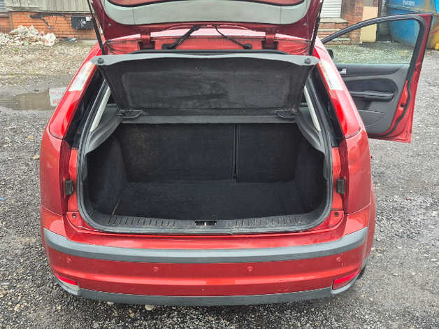 Ford Focus, 2008 Long MOT, Red Hatchback, Manual Petrol, not astra - Image 6