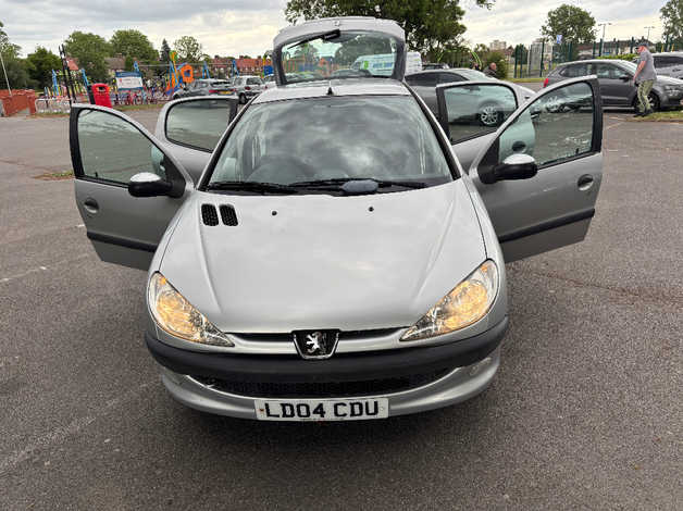 Peugeot 206, 2004 (04) Silver Hatchback, Manual Petrol, 69,966 miles - Image 7