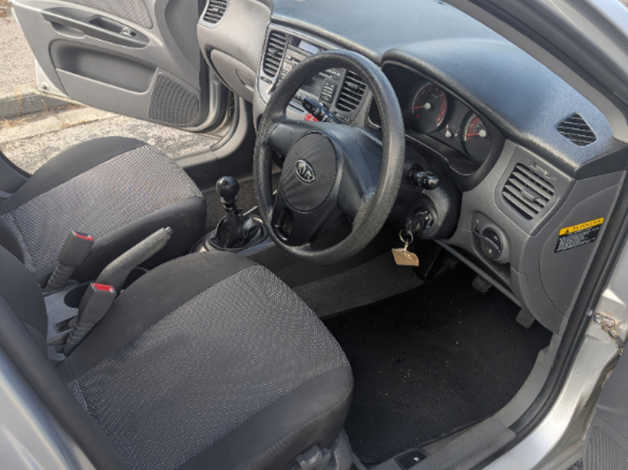 Kia Rio, 2010 (60) Silver Hatchback, Manual Petrol, 100,129 miles - Image 5