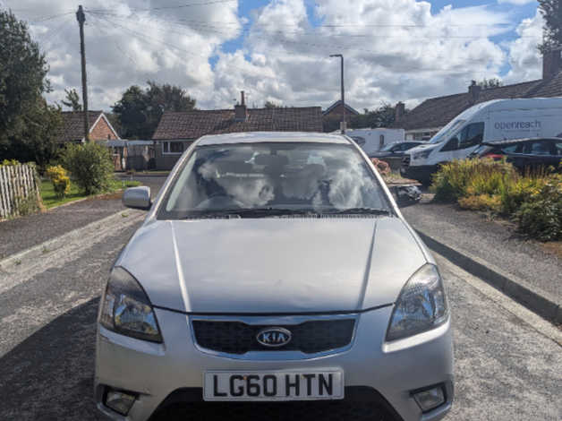Cheap Kia Rio, 2010 (60) Silver Hatchback, Manual Petrol, 100,129 miles for sale in  Poulton Le Fylde