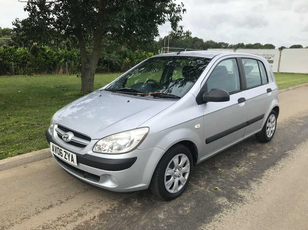 HYUNDAI GETZ 1.1 GSI CHEAP CAR TO TAX AND INSURE 7 MONTHS MOT FULL SERVICE HISTORY NICE CLEAN SMALL CAR - Image 2