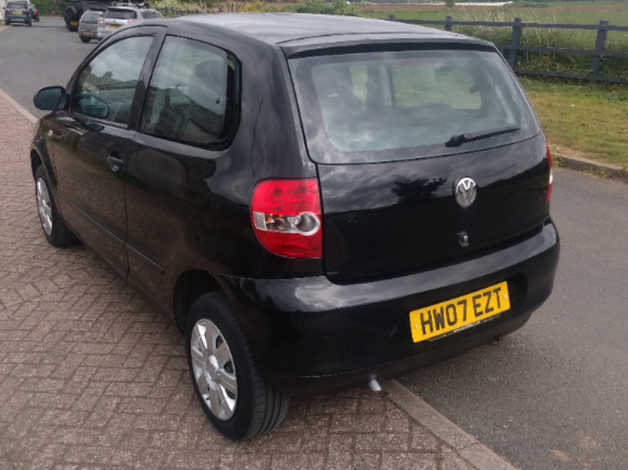 Volkswagen Fox, 2007 (07) Black Hatchback, Manual Petrol, 104,461 miles - Image 4