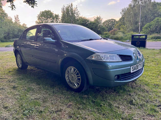 Renault Megane, 2008 (08) Green Saloon, Automatic Petrol, 77,756 miles - Image 2