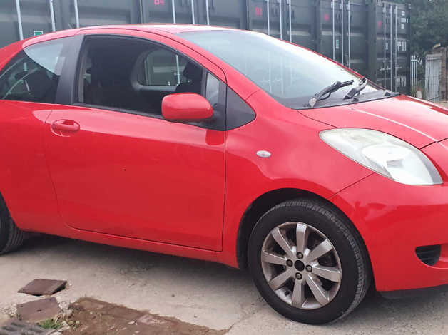 Toyota Yaris, 2007 (07) red hatchback, Manual Petrol, 103000 miles - Image 3
